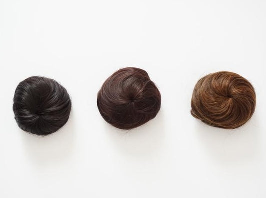 フラダンス タヒチアンダンス ハワイアン オリタヒチ 髪型 ヘアスタイル お団子 ウイッグ 和装 付け毛 マハナショップ MAHANA イベント ステージ 発表会 舞台衣装 茶色 黒 ブラック ブラウン